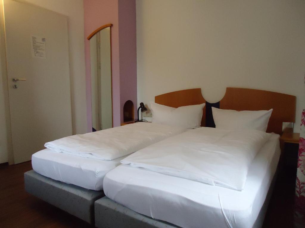 Garni Hotel Kaiserdom บัมแบร์ก ห้อง รูปภาพ