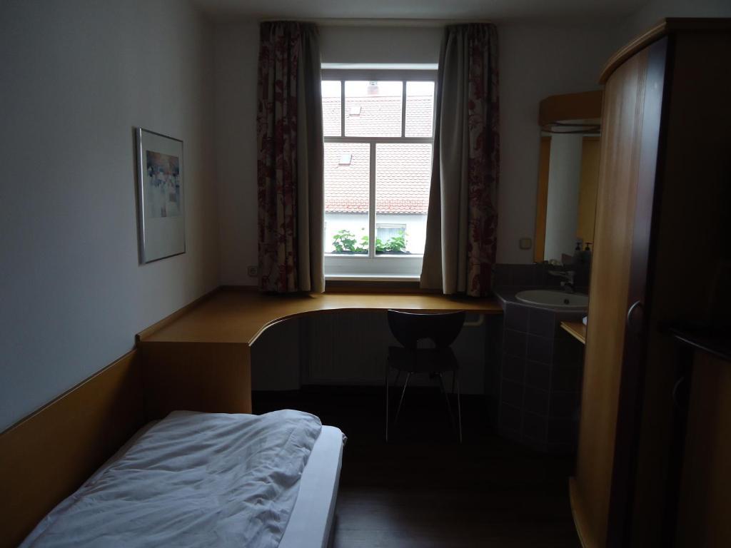 Garni Hotel Kaiserdom บัมแบร์ก ภายนอก รูปภาพ